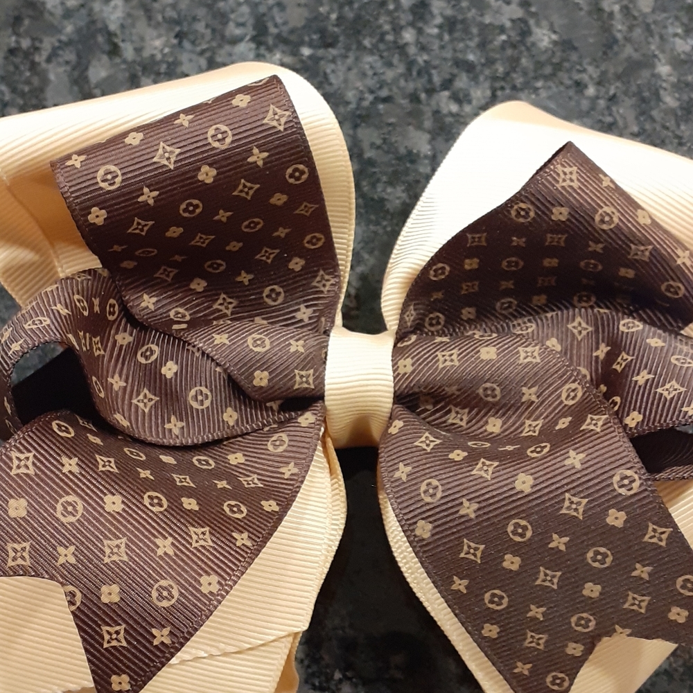 Boutique style bow